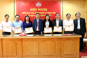 Ủy ban MTTQ tỉnh Bắc Giang - Báo Đại đoàn kết ký chương trình phối hợp tuyên truyền giai đoạn...